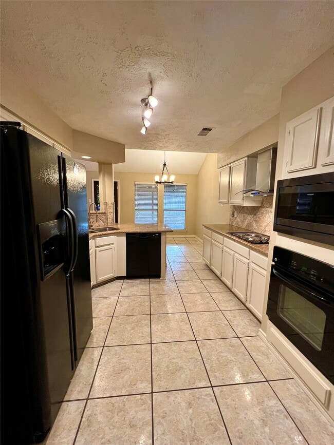 Building Photo - 8507 Grove Park Dr