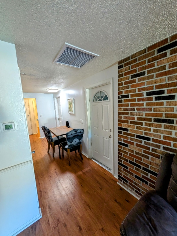 Building Photo - 411 Marjon Ave