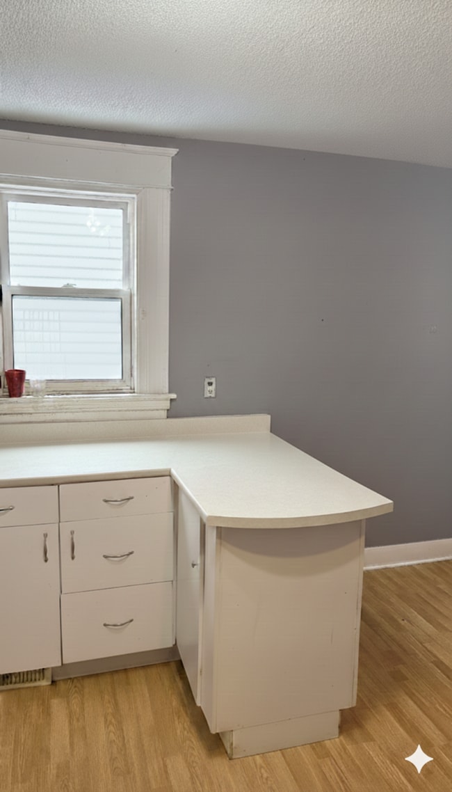 Building Photo - 37 Adeline St