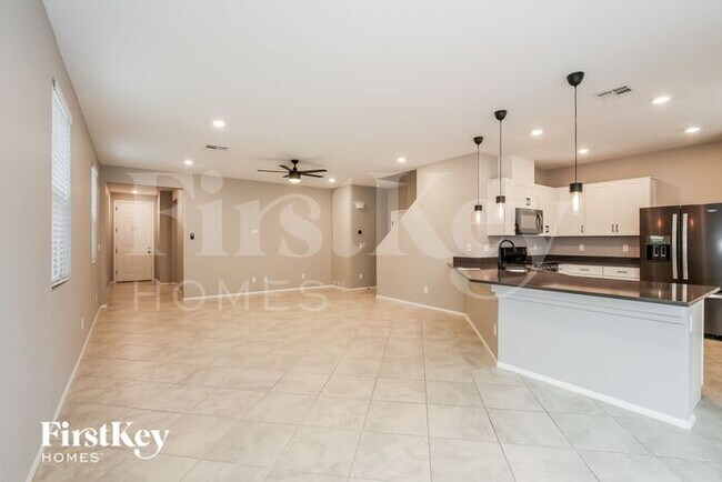 Foto del edificio - 7028 Fossil Lake St