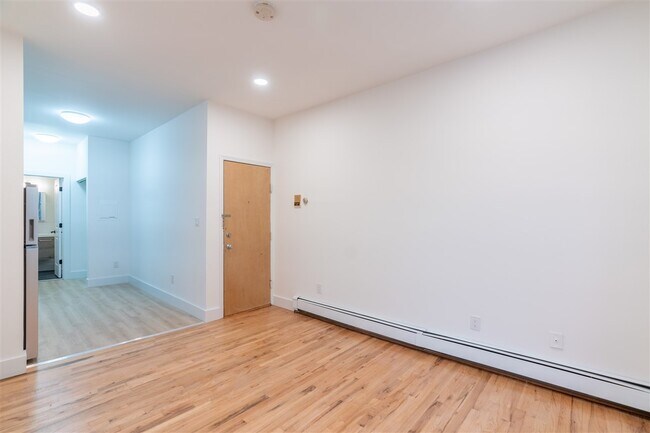 Building Photo - 153 1st St