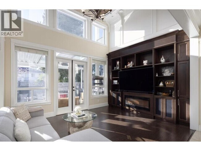 Photo du bâtiment - 103xx Shell Rd