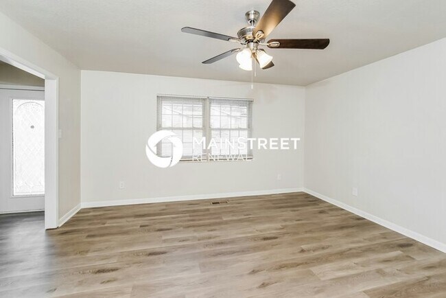 Foto del edificio - 4 Bedroom Pet-Friendly Home in SEYMOUR, TN with Main Street Renewal