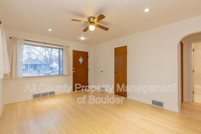 Building Photo - 918 Gay St