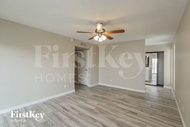 Foto del edificio - 4451 W Sweetwater Ave