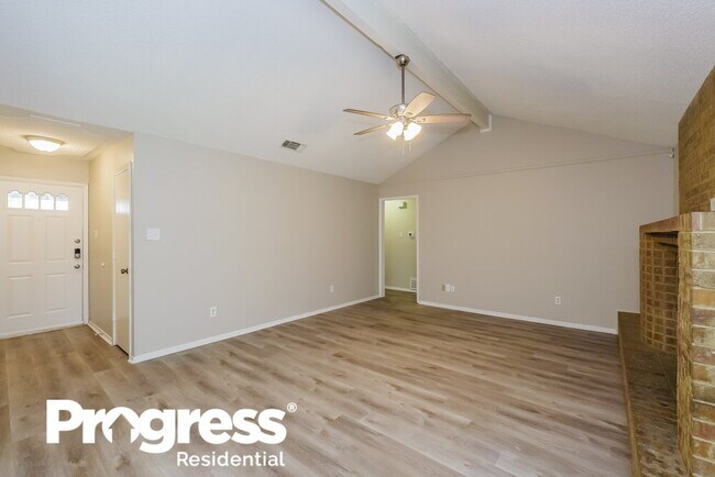 Building Photo - 749 Parkview Dr