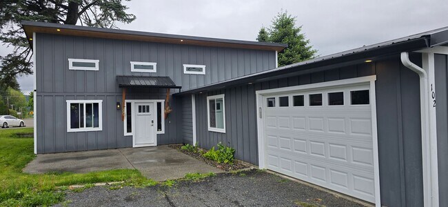 Foto del edificio - 3 Bedroom 2 Bath with Garage in Mossyrock