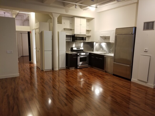 Foto del edificio - Extra Large Downtown 1 Bedroom Apt /w Wash...