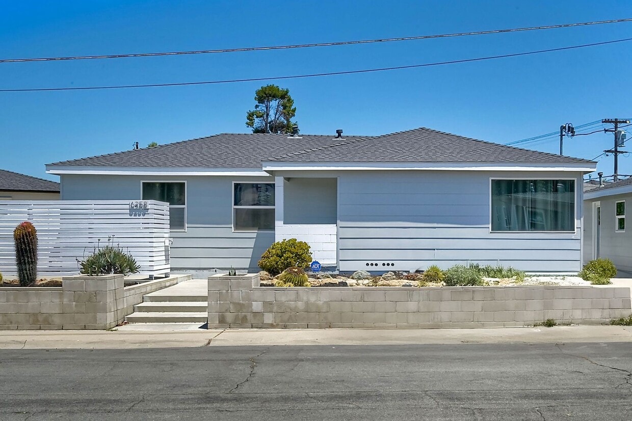 Primary Photo - 6258 Pembroke Dr