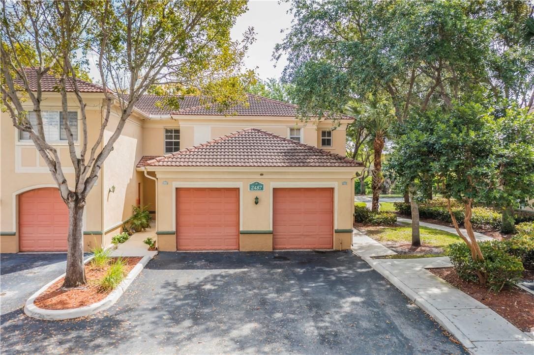 Primary Photo - 2487 Centergate Dr