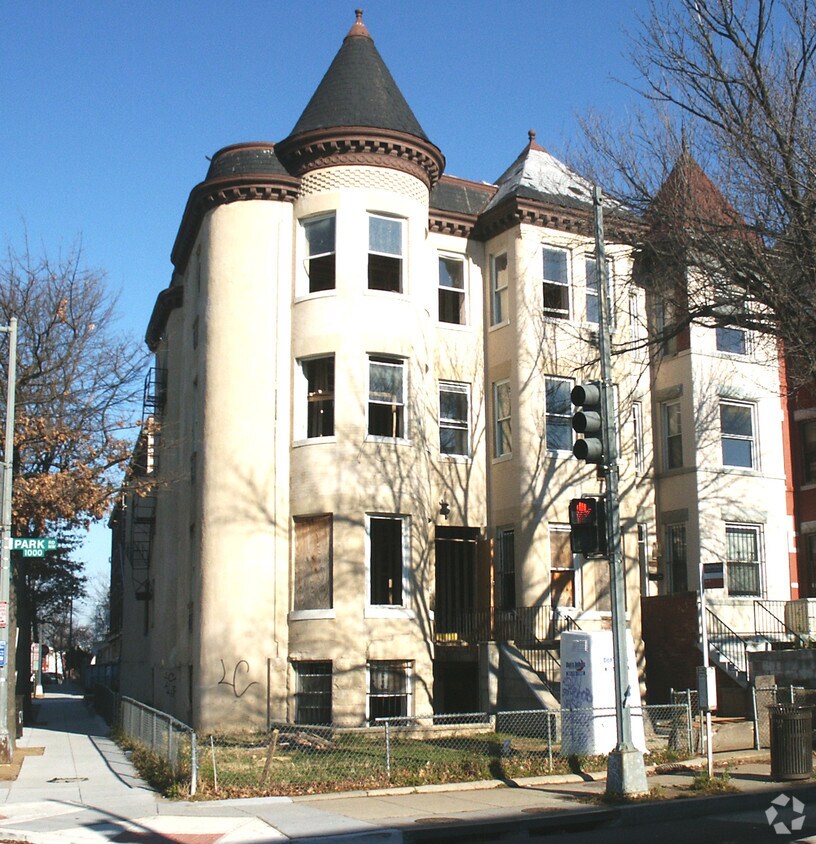 Foto del edificio - 1033 Park Rd NW
