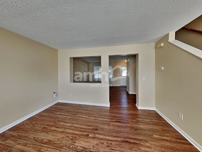 Foto del edificio - 10236 Meadow Glen Dr