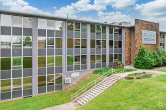 Building Photo - 2200 Midtown