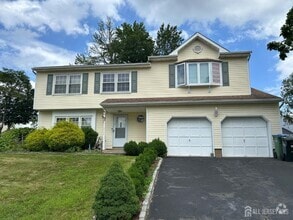 Building Photo - 26 Netherwood Cir