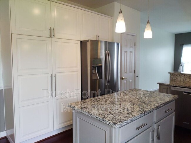 Building Photo - 11704 Borchetta Dr