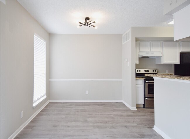 Foto del edificio - 2120 El Paseo St