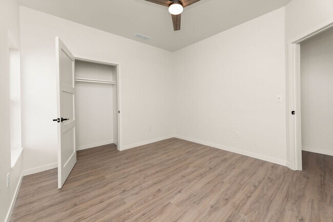Foto del edificio - 905 8th Ave SW