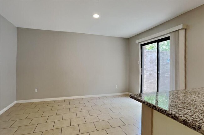 Foto del edificio - 3807 Wood Stone Walk Dr