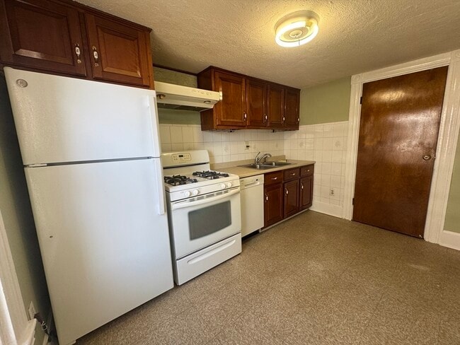 Building Photo - 58 Hichborn St