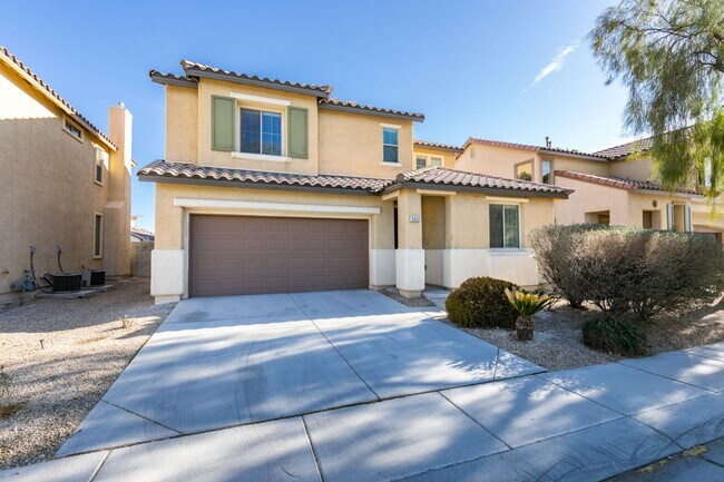 Building Photo - 3 bedroom + Den! Ready for immediate move ...