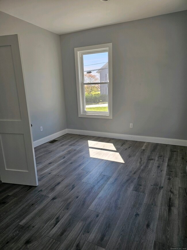 Foto del edificio - 281 Pequot Ave