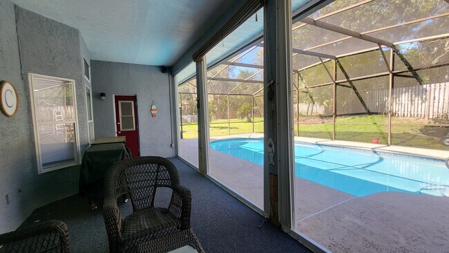 Foto del edificio - 1267 Little Oak Cir