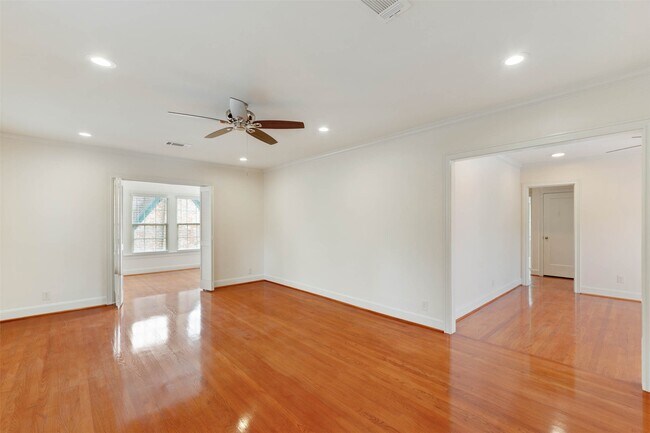 Foto del edificio - 2343 Shakespeare St