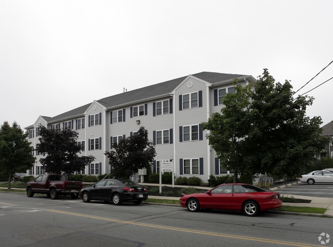 Building Photo - 735 Belleville Ave