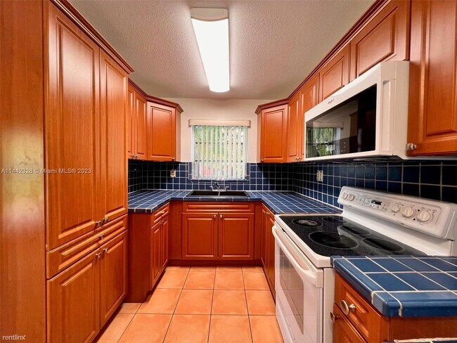 Building Photo - 3 br, 2 bath House - 10371 SW 201st Ter