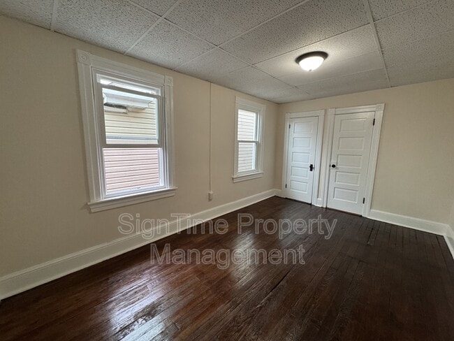 Building Photo - 836 W Washington St