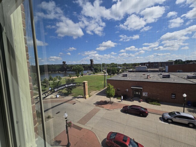 Building Photo - 217 2nd St E