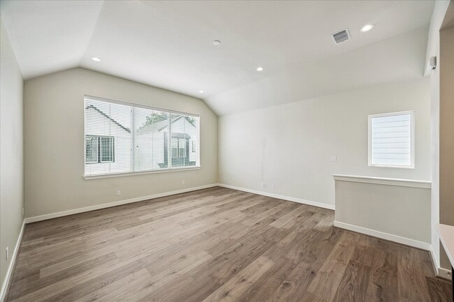 Building Photo - 2215 Penny Derrick Ln