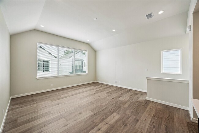 Foto del edificio - 2215 Penny Derrick Ln