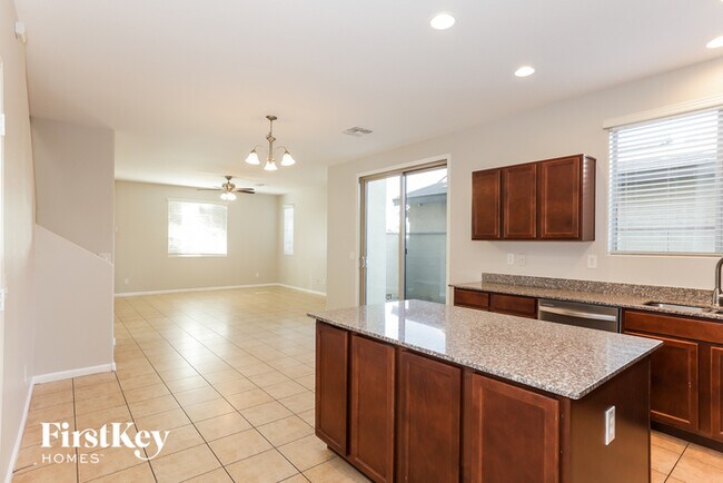 Building Photo - 15380 W Columbine Dr