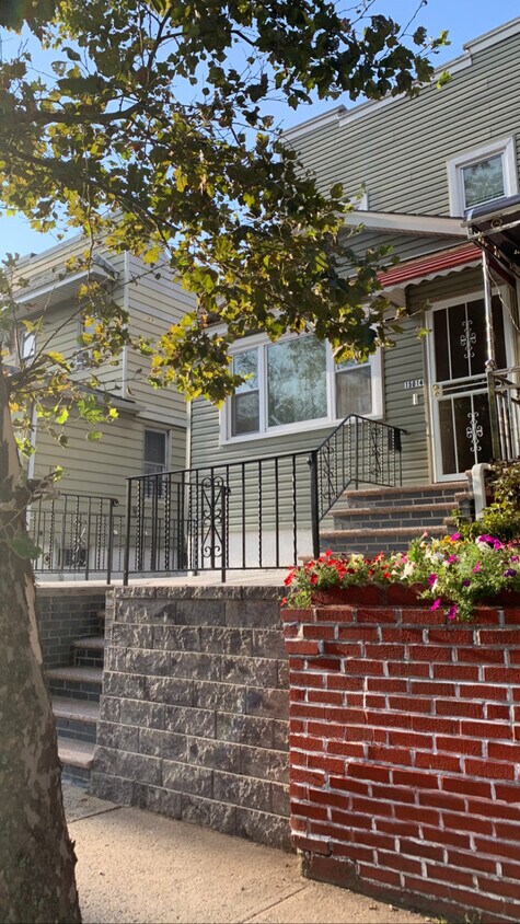 Front Porch - 150-14 Grand Central Pkwy