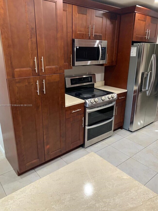 Foto del edificio - 6535 SW 8th Pl