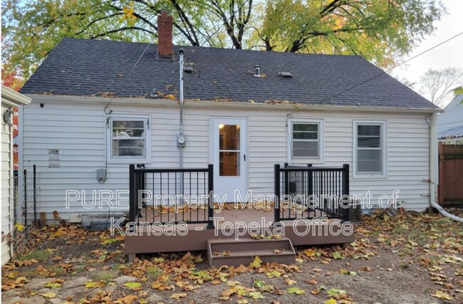 Foto del edificio - 310 SW Hillside Dr