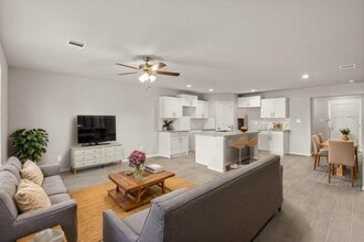 Building Photo - 9005 Judwin St