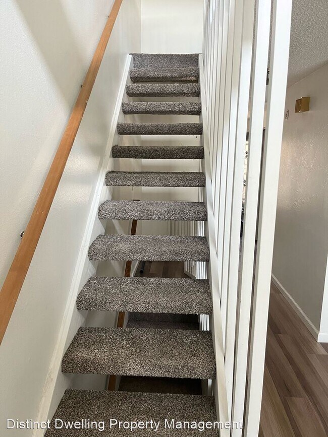 Foto del edificio - 2 br, 1.5 bath House - 29 NW Mountain View...