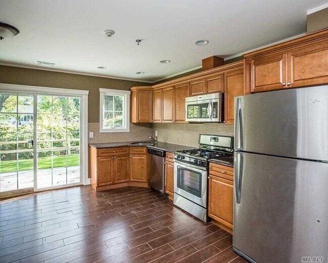 170 W Montauk Hwy, Lindenhurst, NY 11757 House for Rent in