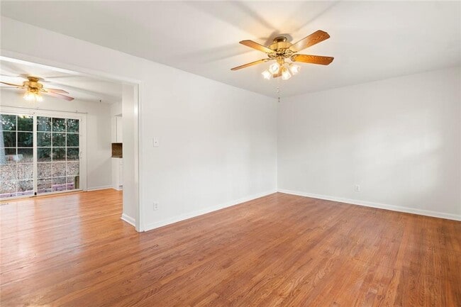 Foto del edificio - 2630 Warwick Cir NE