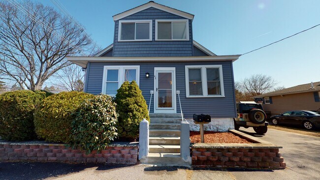 Building Photo - 43 Edgewater Ave