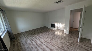 Building Photo - 426 Greenbriar Townhouse Way