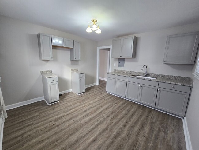 Foto del edificio - NEW LISTING!!!!!