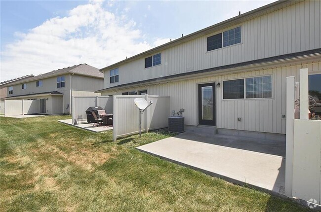 Building Photo - 12304 NW Fox Creek Drive
