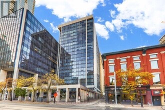 Building Photo - 30 Wellington St E