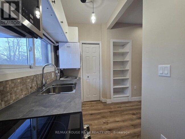 Photo du bâtiment - 371 Percy Boom Rd