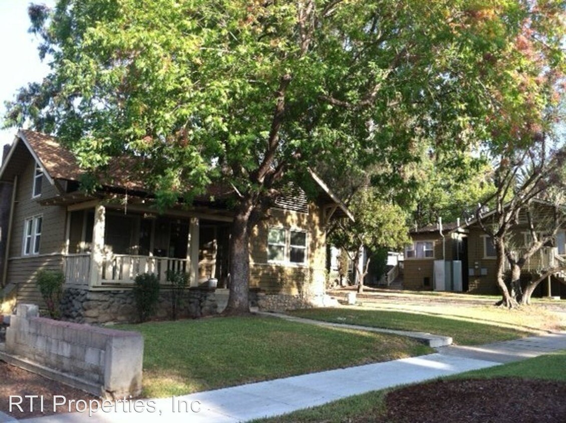 Primary Photo - 132-144 S Michigan St