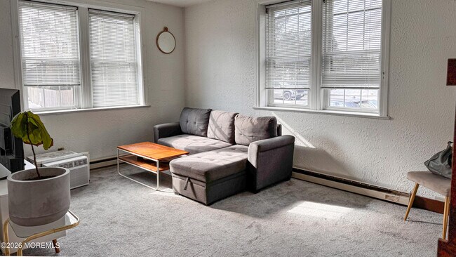 Foto del edificio - 19 Leroy Pl