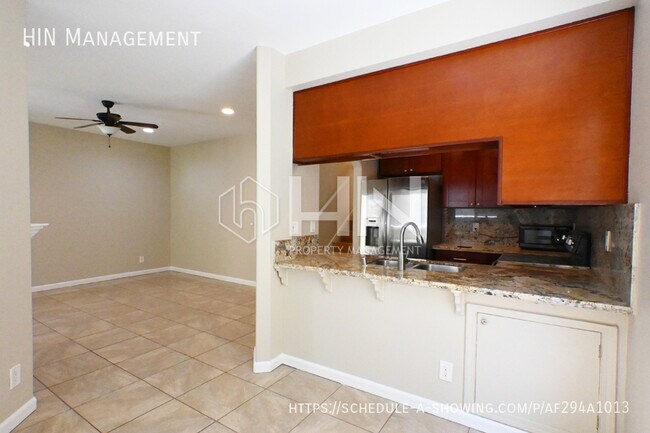 Foto del edificio - 527 Arbor Way